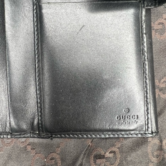 Authentic GUCCI wallet - Picture 10 of 16